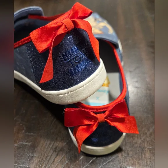 Snow White TOMS Limited Edition - Picture 4 of 14